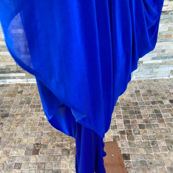 Formal dress - Picture 6 of 6